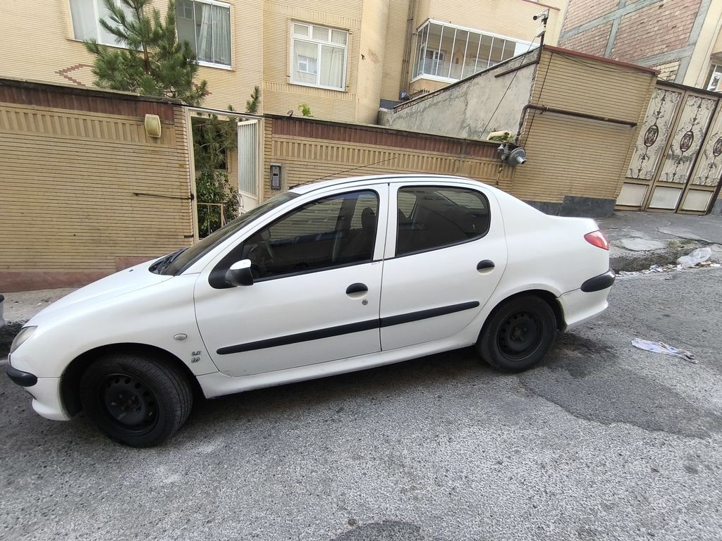 206 sd V8 مدل 94 - تصویر 1