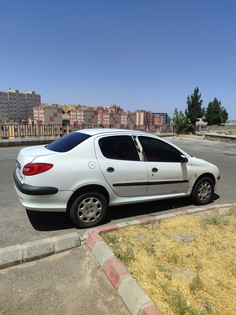 206 sd  v8 مدل۸۹(اعلامی مالک) - تصویر 1