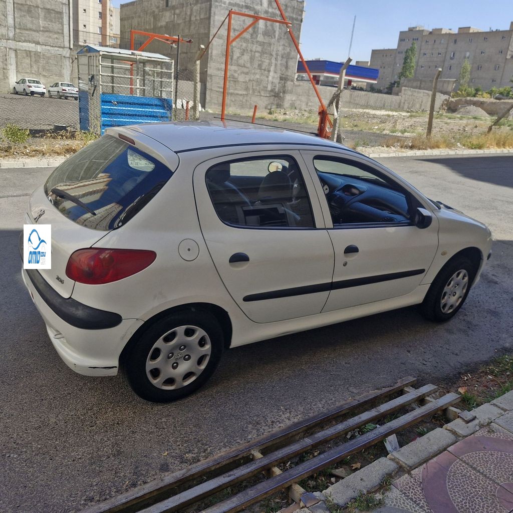 پژو 206 تیپ 5 مدل94 - تصویر 1