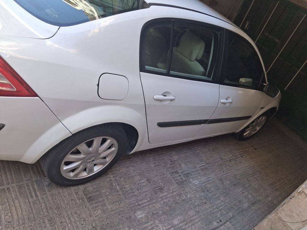 رنو مگان اتومات مدل ۹۱ - تصویر 1