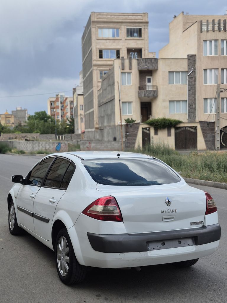 رنو مگان ۲۰۰۰ اتوماتیک - تصویر 1