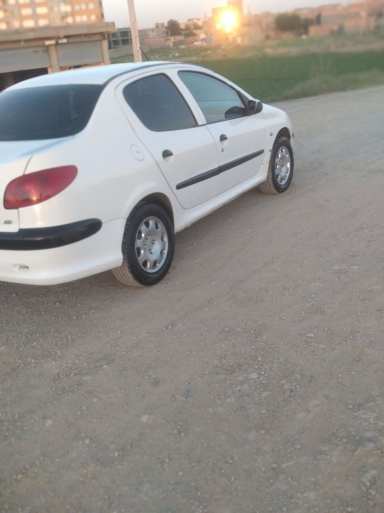 پژو 206 SD مدل 88 موتور V8 - تصویر 1