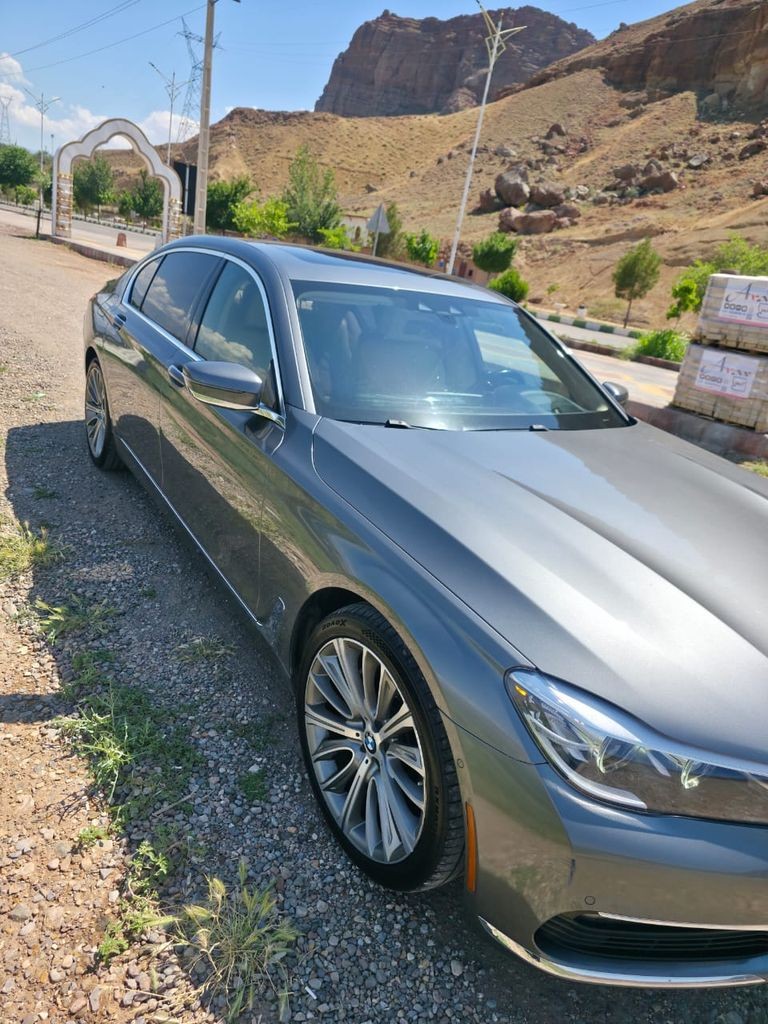 Bmw740iمدل 2018 - تصویر 1